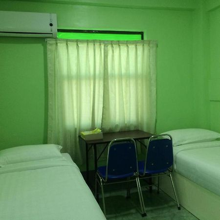 Nay Chi Lin Hotel Pathein Екстер'єр фото